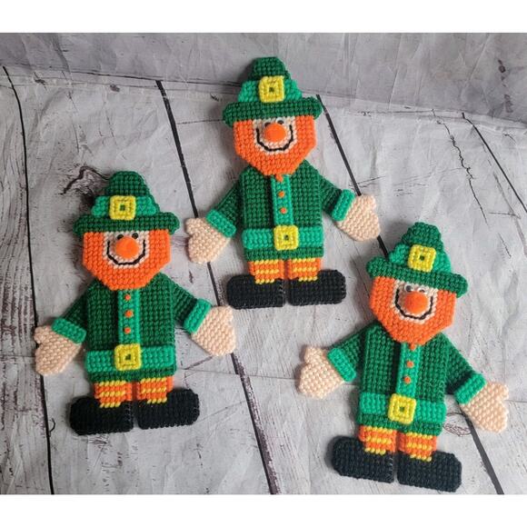 Vintage Plastic Canvas St Patrick’s Day 3 Leprechaun 8inch Handmade - Picture 1 of 6